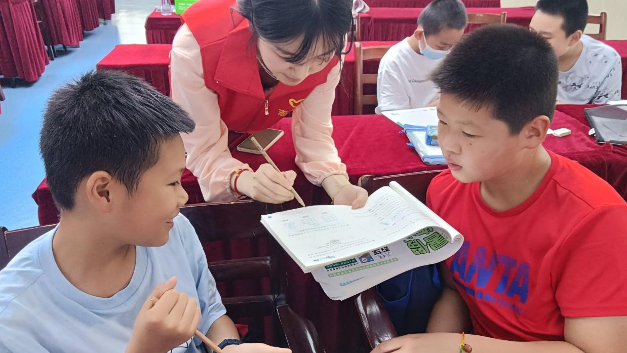安徽學子三下鄉(xiāng)：垃圾科學分類，文明人人有責