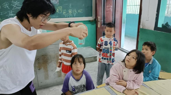 守護(hù)朝陽，助力成長|長安大學(xué)筑夢黔行暑期社會(huì)實(shí)踐隊(duì)開