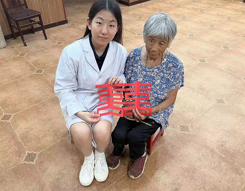 剪下百花開，紙上春秋往