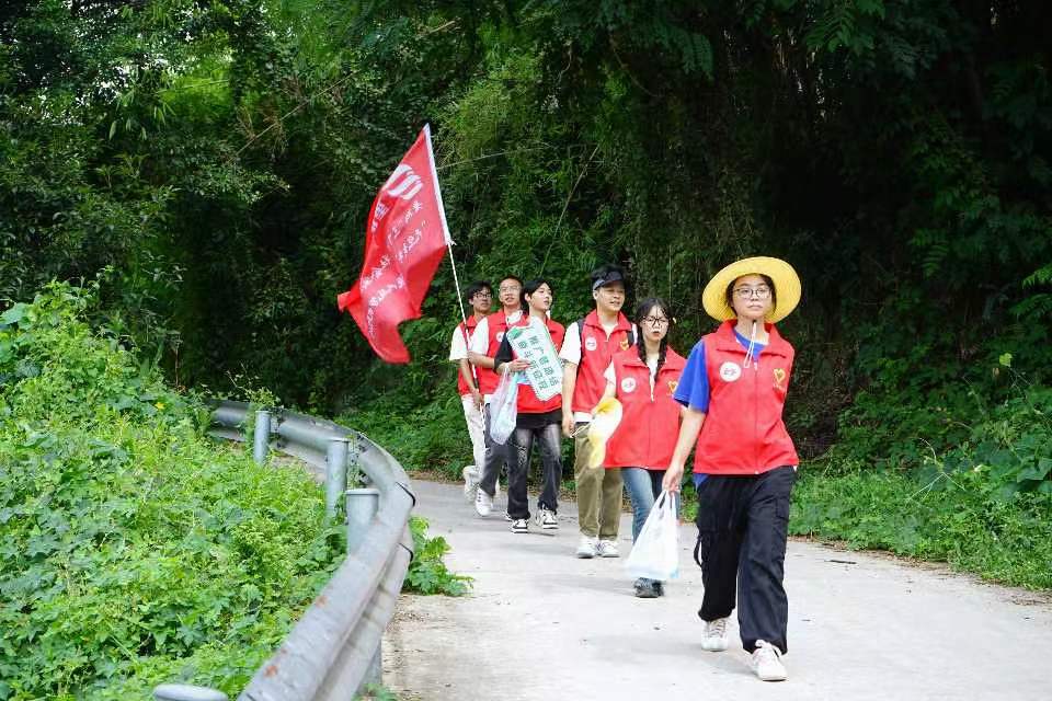 推普筑未來，繪頌譜華章——“天空青年”筑夢實踐團推普助力鄉(xiāng)村振興