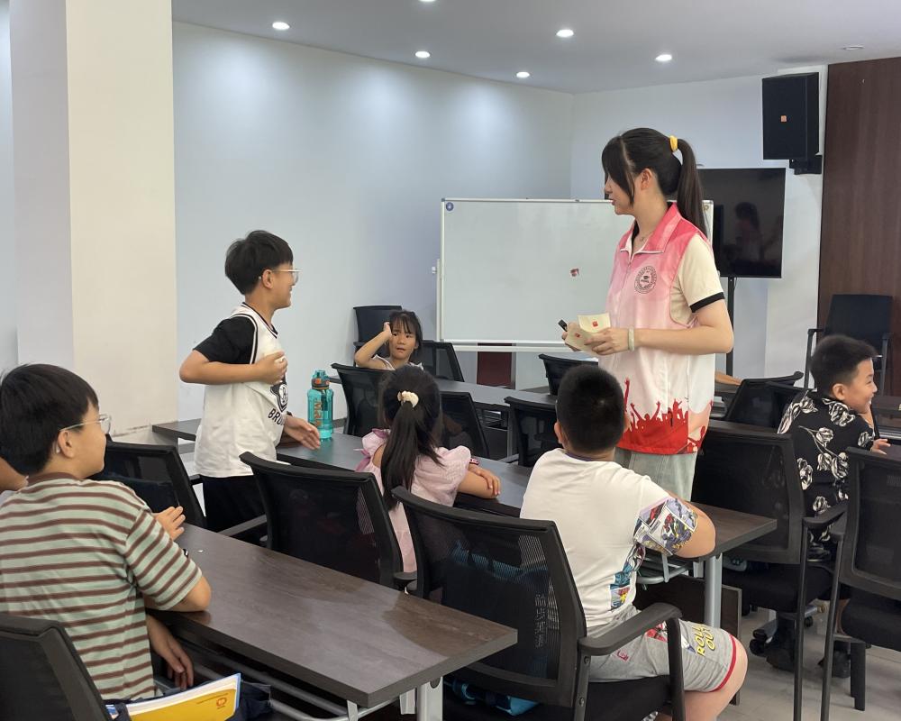 紅心研墨繪希望，青春志愿暖人心 ——南京師范大學(xué)泰州學(xué)院暑期社會實踐紀(jì)實