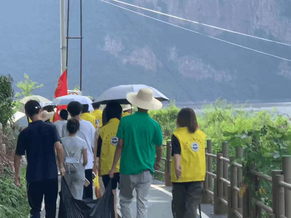 走進(jìn)化屋村——實(shí)踐出真知，感悟促成長