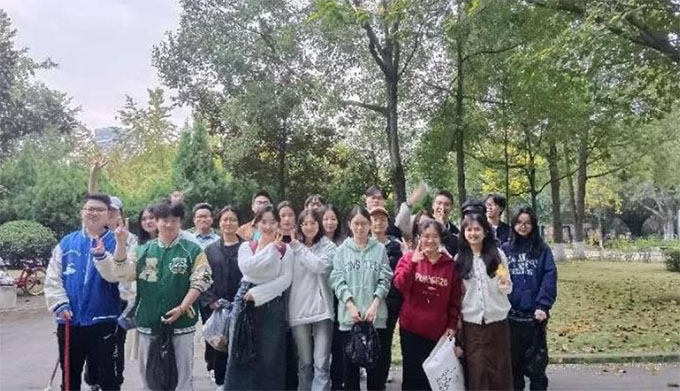 西南石油大學(xué)經(jīng)濟(jì)管理學(xué)院工商管理2021級(jí)團(tuán)支部開展龍