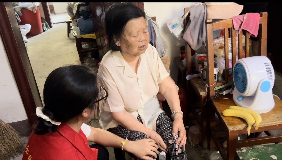 到基層去，中南學(xué)子感悟社區(qū)黨魂